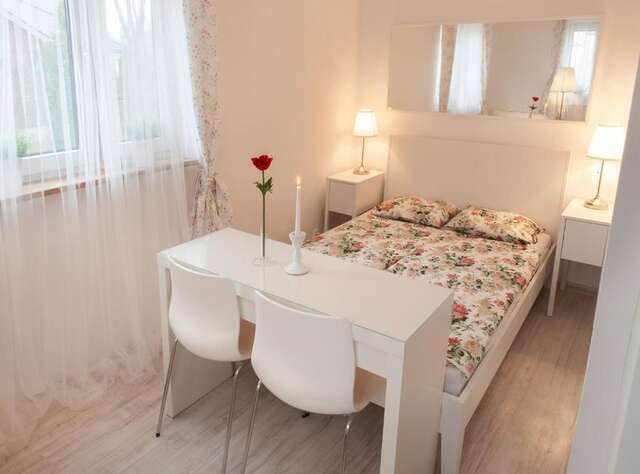 Отели типа «постель и завтрак» B&B 4.Couples & 4.Friends Hostel Краков-73